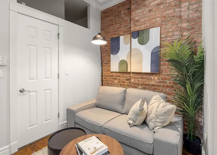 Stylish Retreat In Prime West Village Spot